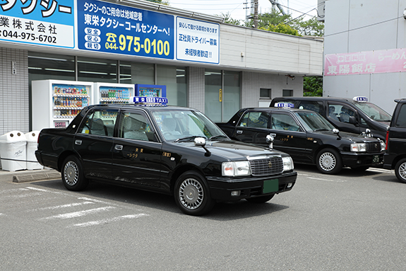 タクシー運転を始めるのに、若さは必要ありません。